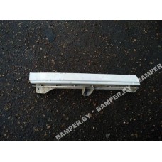 Ус под фару правый