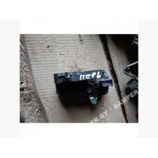 Замок двери передней левой